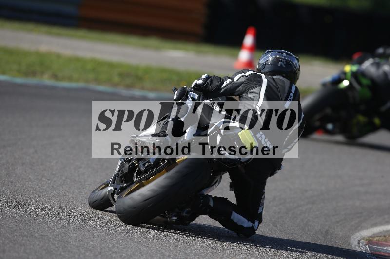 /Archiv-2023/75 29.09.2023 Speer Racing ADR/Gruppe gelb/backside